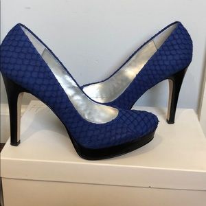 Calvin Klein Kendall Fish Skin Cobalt Blu size 9.5